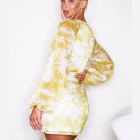 Pretty little thing size 4 Yellow dress - Picture 2 of 4